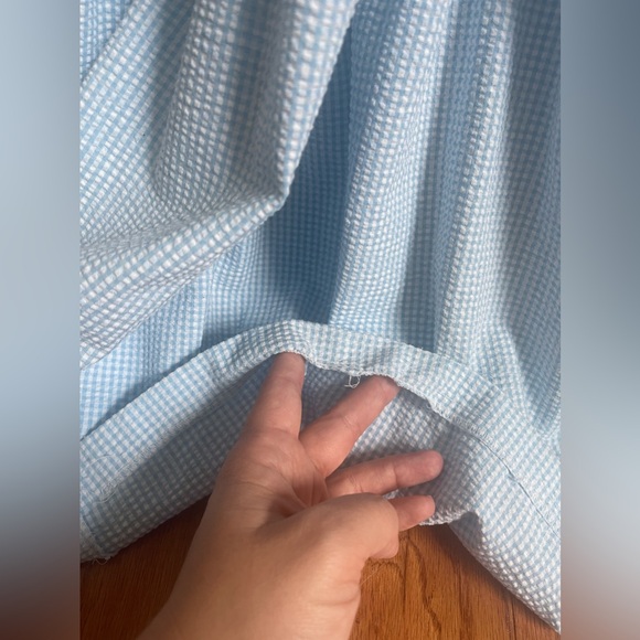 Beautiful seersucker dress with embroidered lace collar - Picture 5 of 7